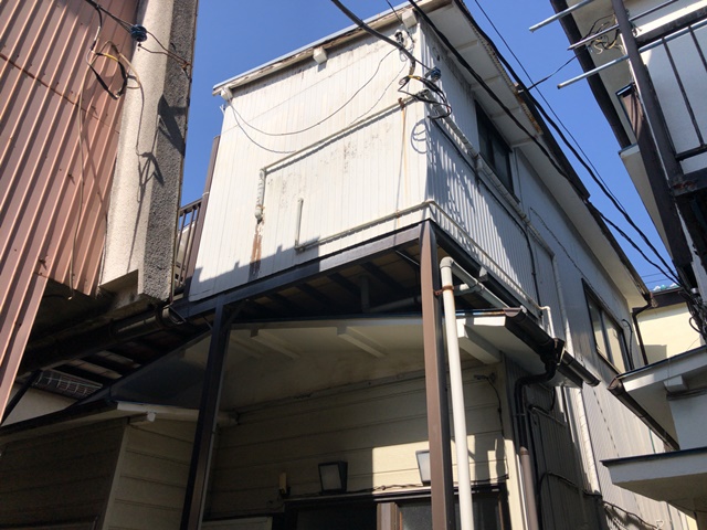 神奈川県横浜市神奈川区亀住町の木造2階建て家屋3棟解体工事後の様子です。